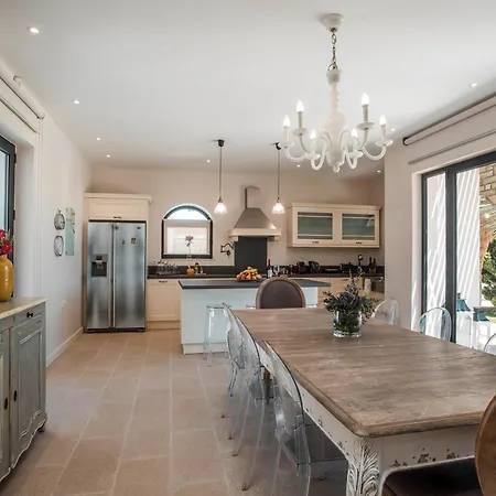 Oneiro - Voted The In Rhodes, Greece!